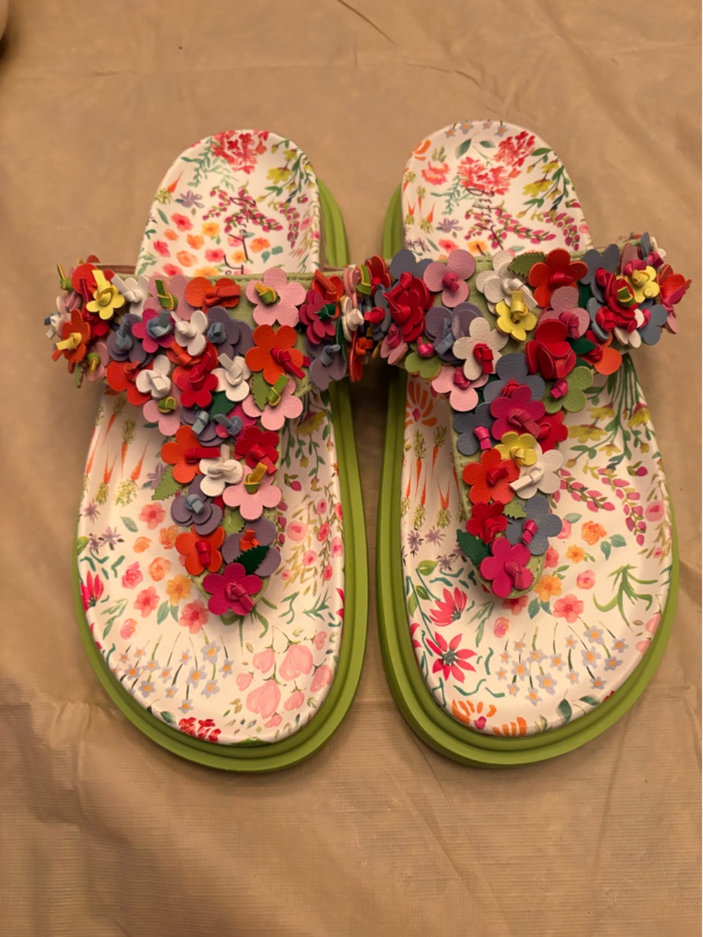 BETSEY JOHNSON KAMMERON NATURAL FLORAL MULTI SIZE 8